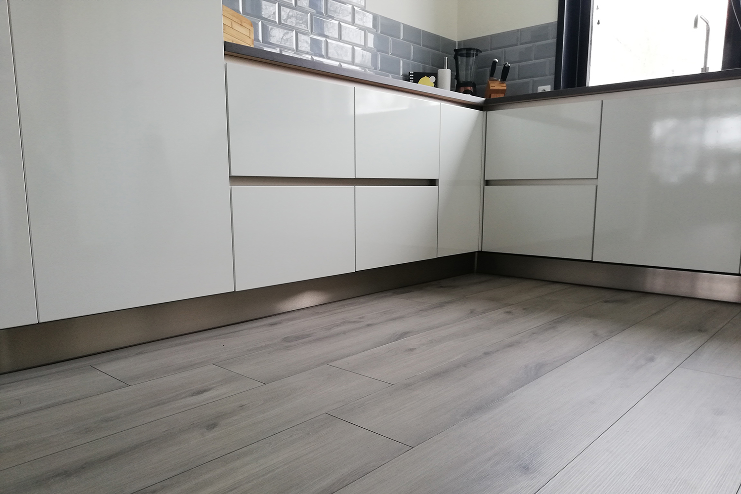 RVS keukenplint - 12cm hoog - monsterstukje