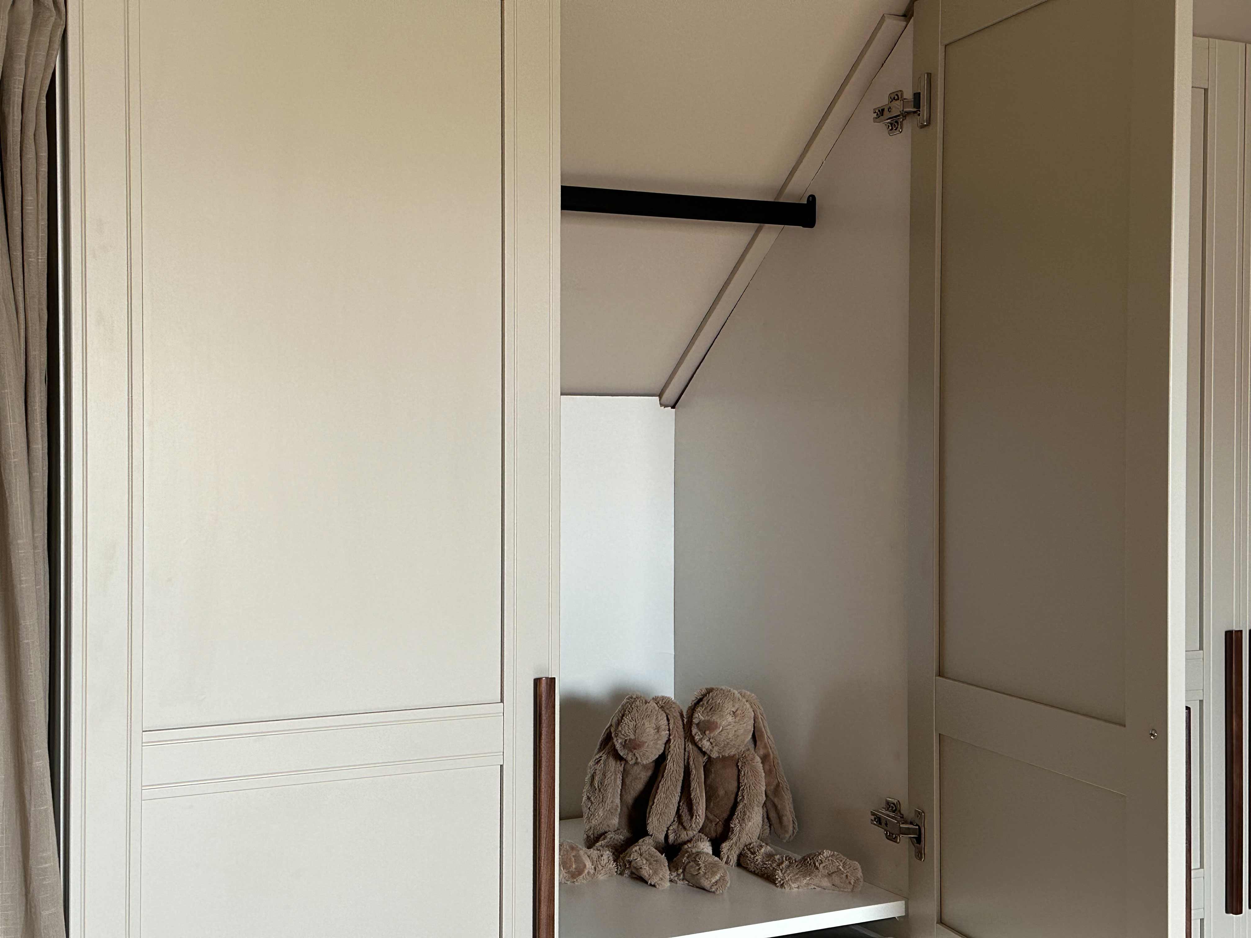 Zwarte ovalen kledingroede - 30x15mm - 2000mm